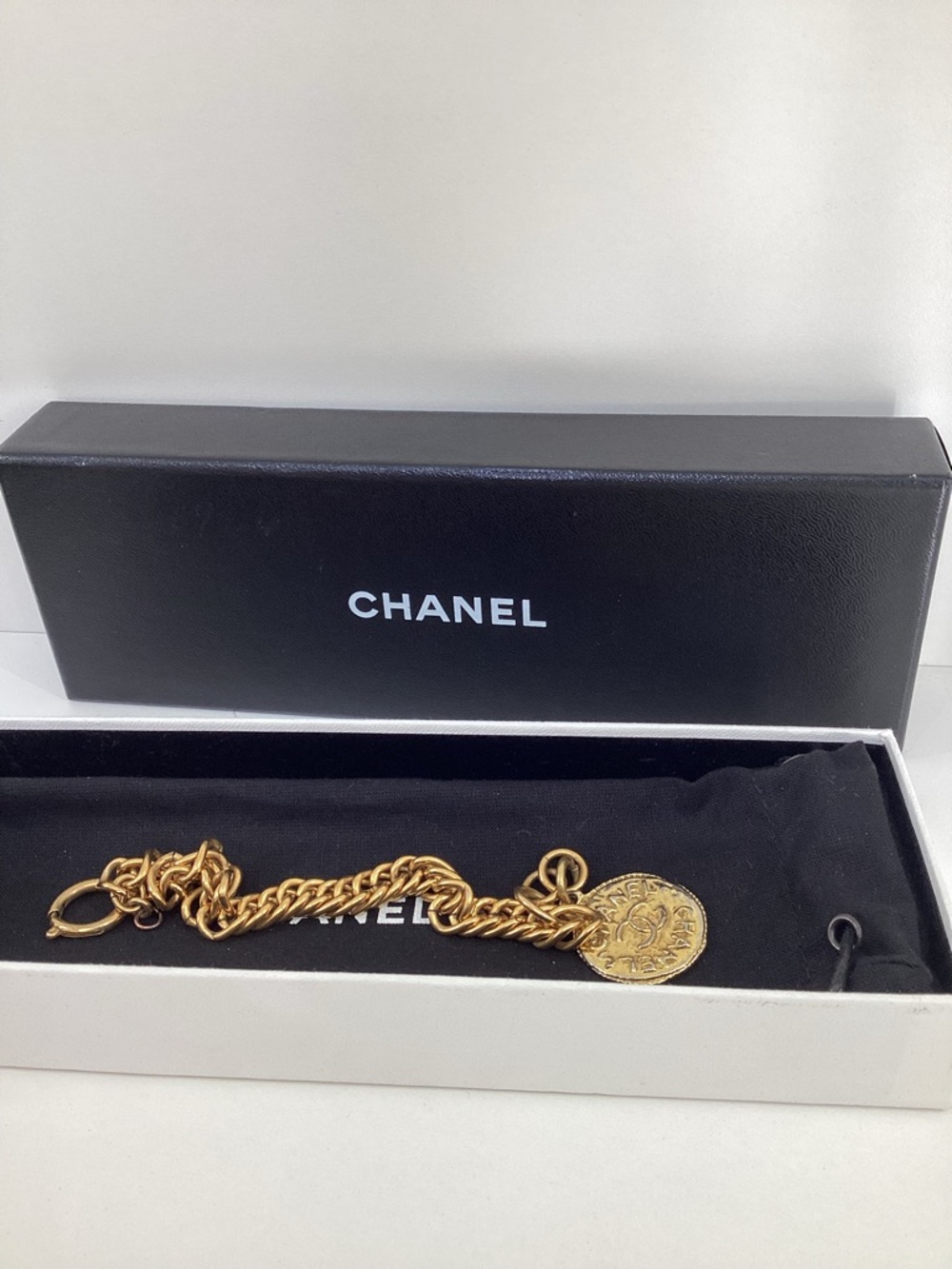 Pre Owned CHANEL Gold- Plated Chain Curb Link Bracelet with Coin Charm - Picture 2 of 7